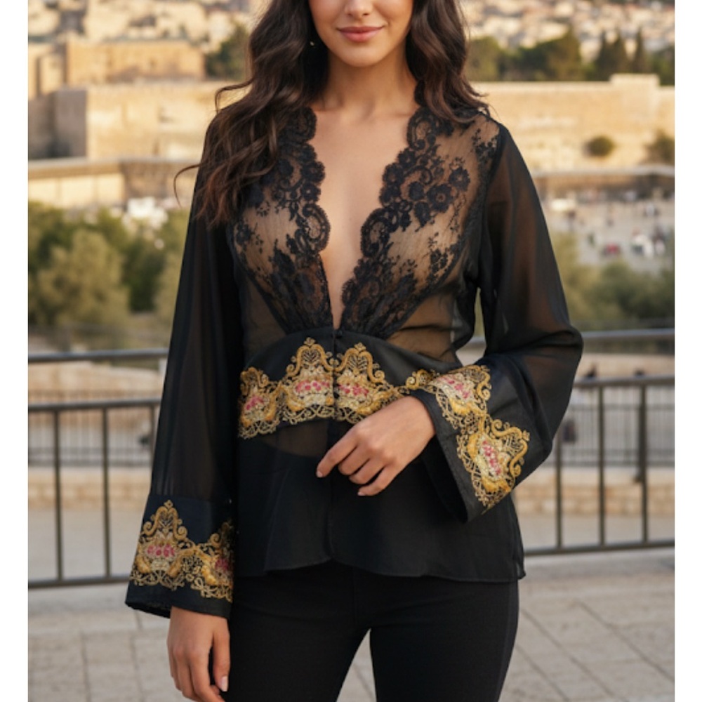 Michal Negrin Sheer Lace & Embroidered Cardigan with
Swarovski Crystals size XXL